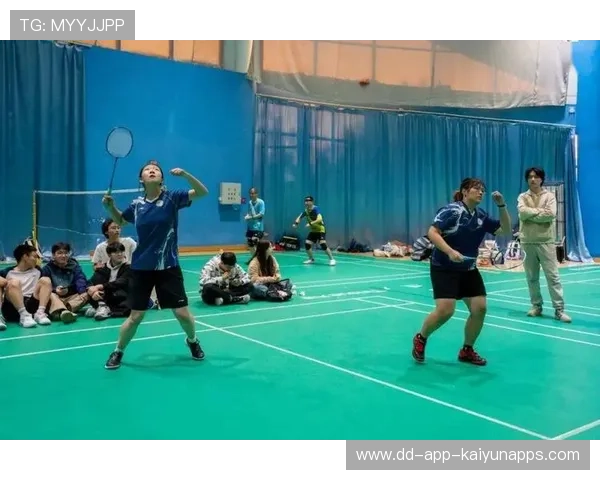 青年羽球技术大跃进，青年羽毛球运动员